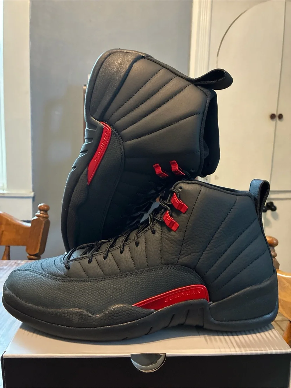 Jordan sleek black